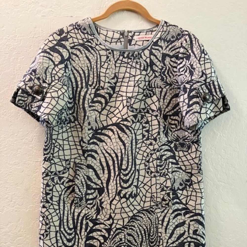 MATTHEW WILLIAMSON SZ 8 GREY-OFF WHITE JACQUARD TIGER S/SLEEVE DRESS